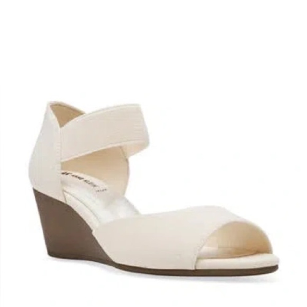 NEW ANNE KLEIN Tatiana Wedge Sandal Size 8.5 B75‎